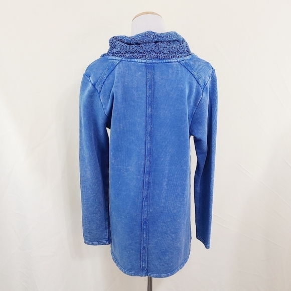 Soft Surroundings Lace Cowl Pullover Blue Terry EUC Medium - Picture 3 of 7
